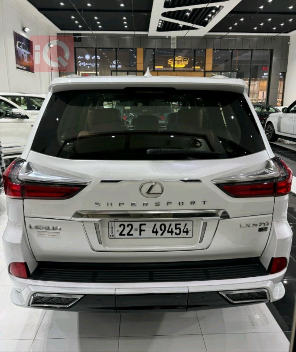 Lexus LX